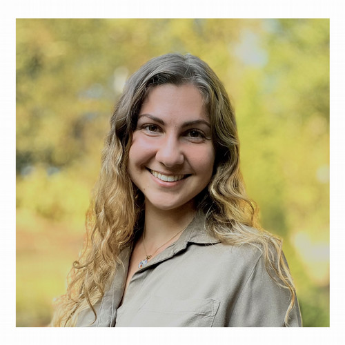 Elizabeth Nemeti Headshot
